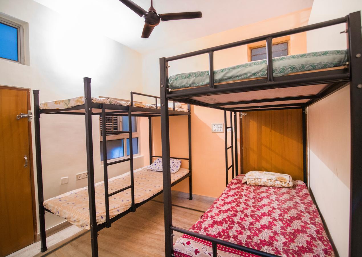 Single Bed in Dormitory Room (8)